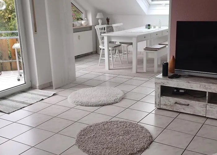 Helle Schoene Dachgeschosswohnung Mit Balkon