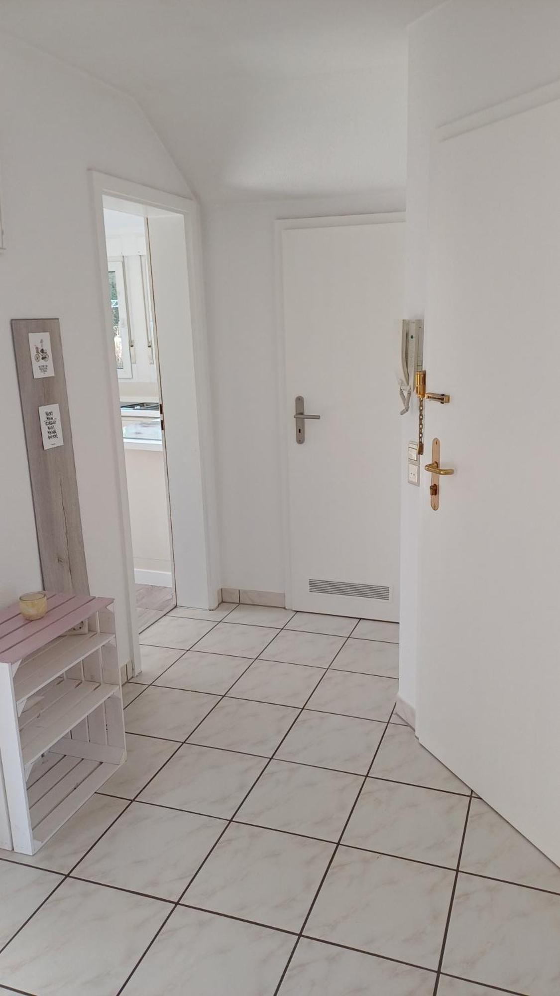 Helle Schoene Dachgeschosswohnung Mit Balkon Apartment