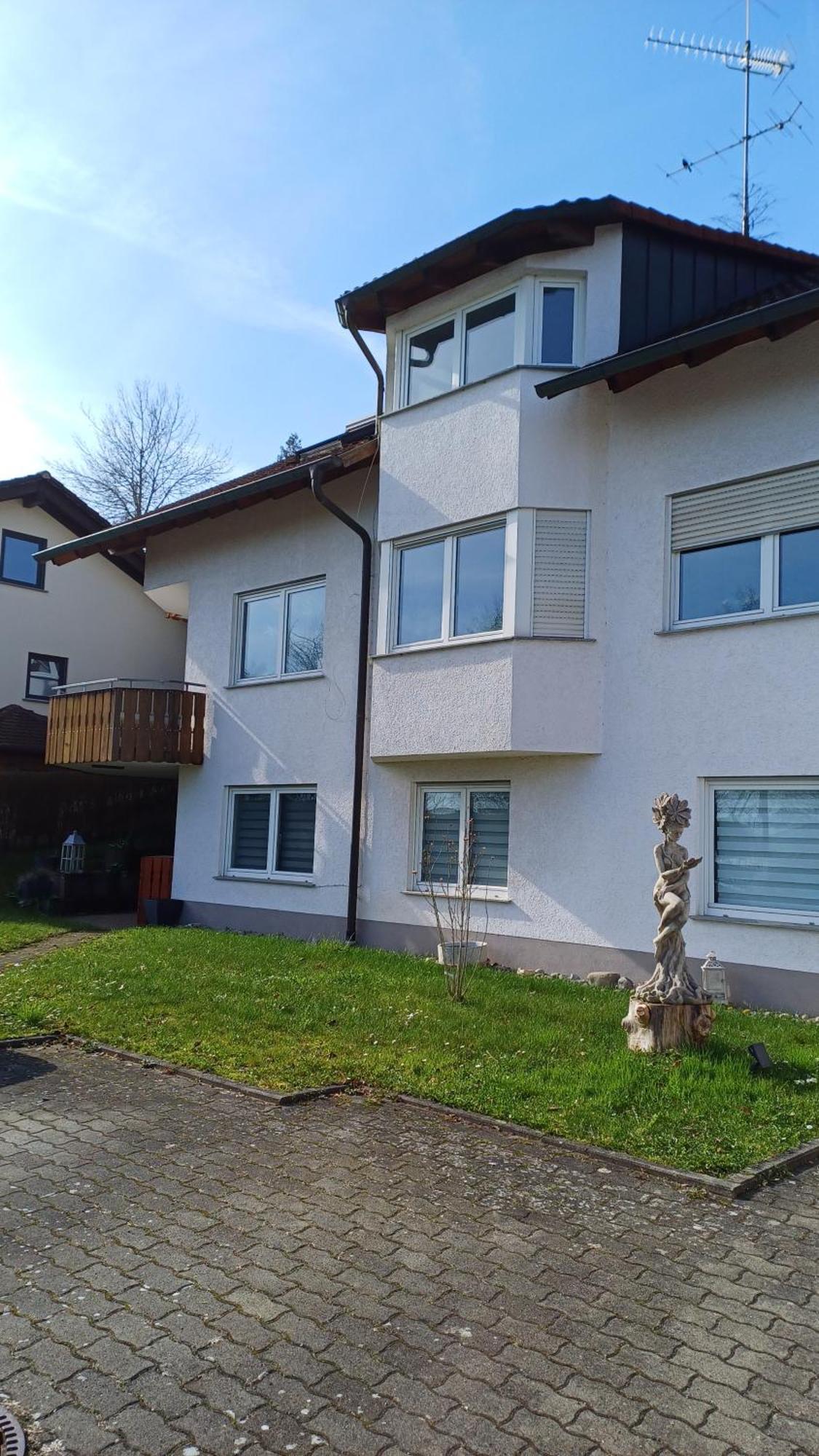 Helle Schoene Dachgeschosswohnung Mit Balkon Stockach