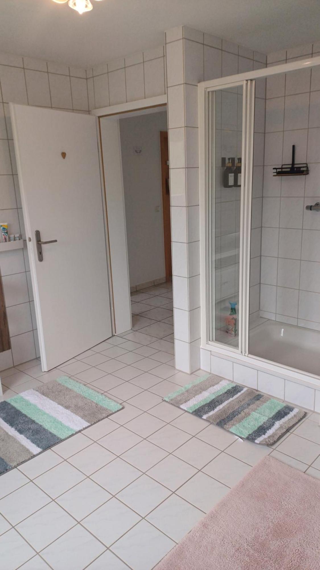 Apartment Helle Schoene Dachgeschosswohnung Mit Balkon
