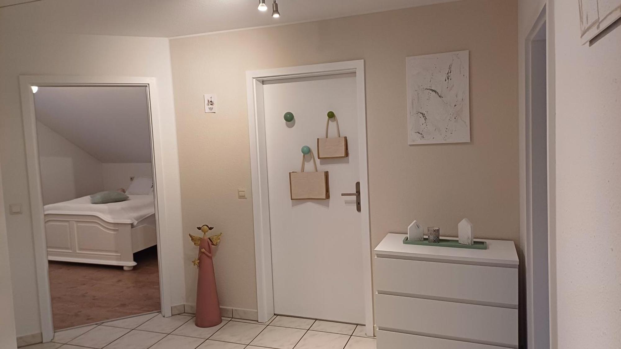 Helle Schoene Dachgeschosswohnung Mit Balkon Apartment *
